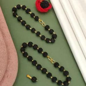 2 black geru color regular rudraksh bracelet + 2 pendents